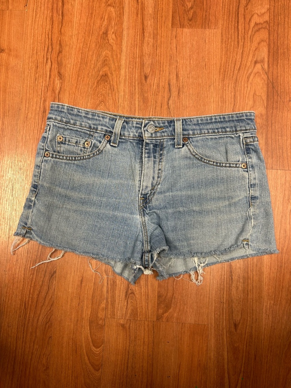 Levi’s Super Low Stretch Cut Off Denim Shorts Size 9/28-29